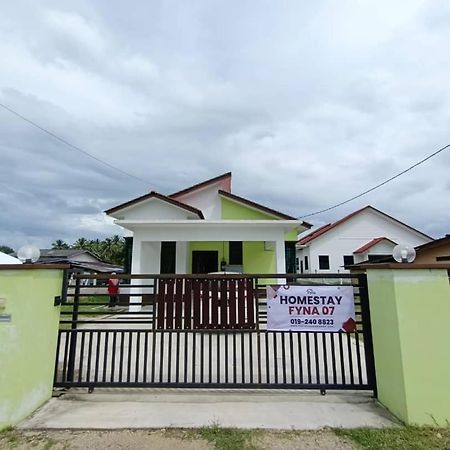 Homestay Kemaman Fyna07 Banglo Mewah 5 Km Dari Pantai Киджал Экстерьер фото