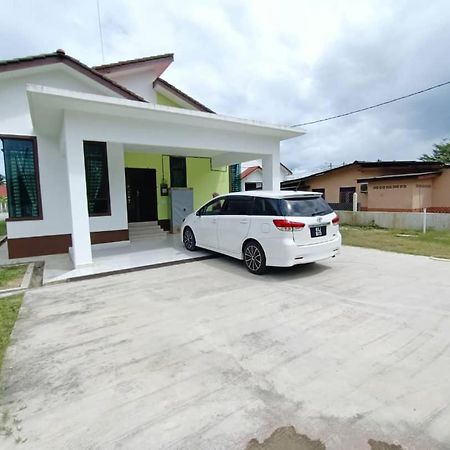 Homestay Kemaman Fyna07 Banglo Mewah 5 Km Dari Pantai Киджал Экстерьер фото